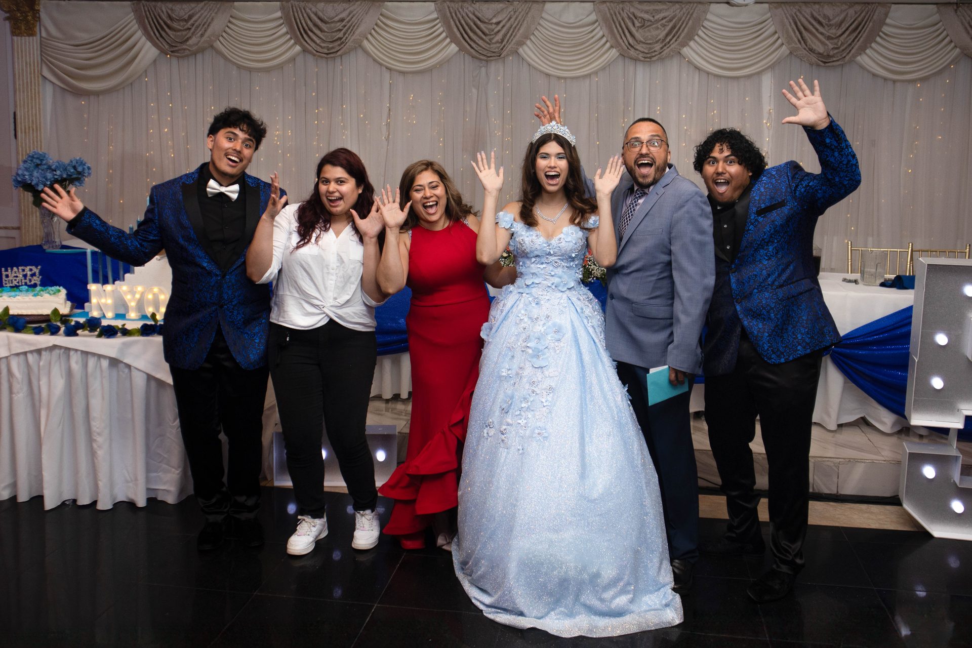 Green quinceañera gown portrait in winter scene, quinceañera photography Dallas Fort Worth
